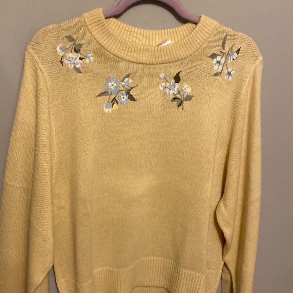 Flower sweater